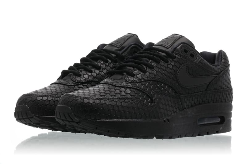 black nike air max 1 black nike air max 1