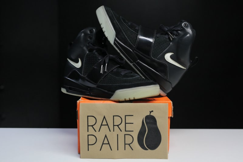 Air Yeezy Black White shoes