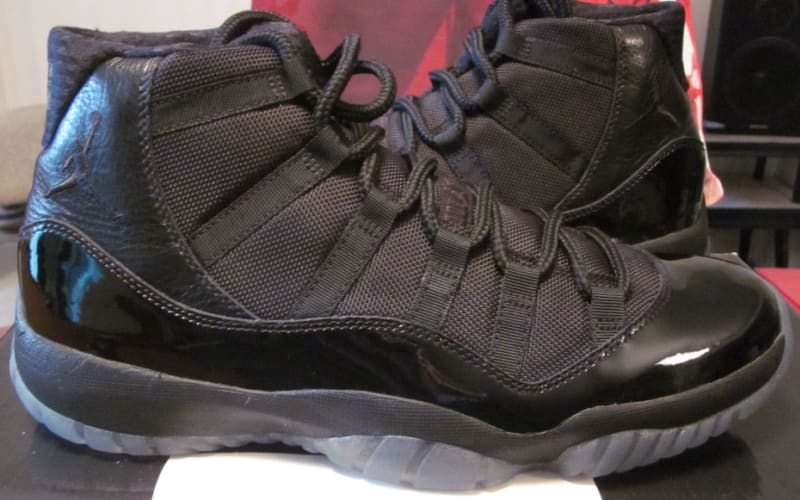 jordan 11 blackout 2018