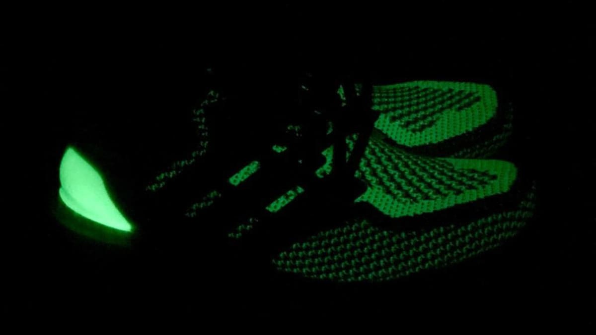 glow in the dark ultra boost 2.0