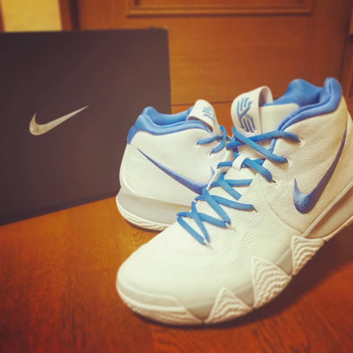 nike kyrie 4 blue