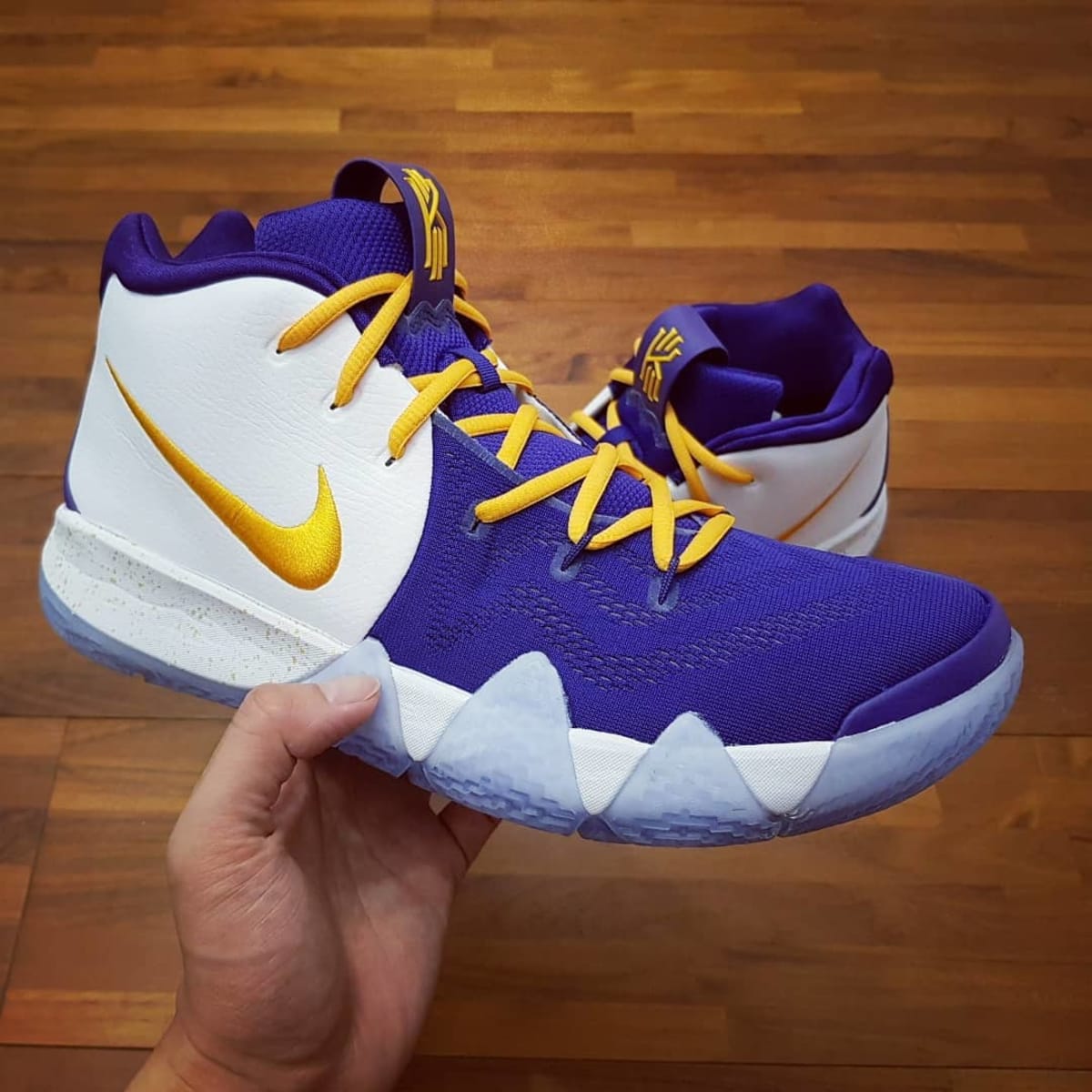 nike kyrie 4 nba 2k18