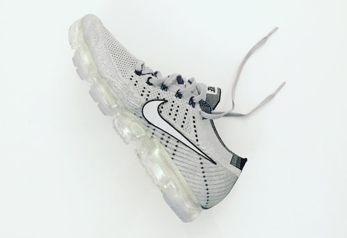 vapormax grey and blue