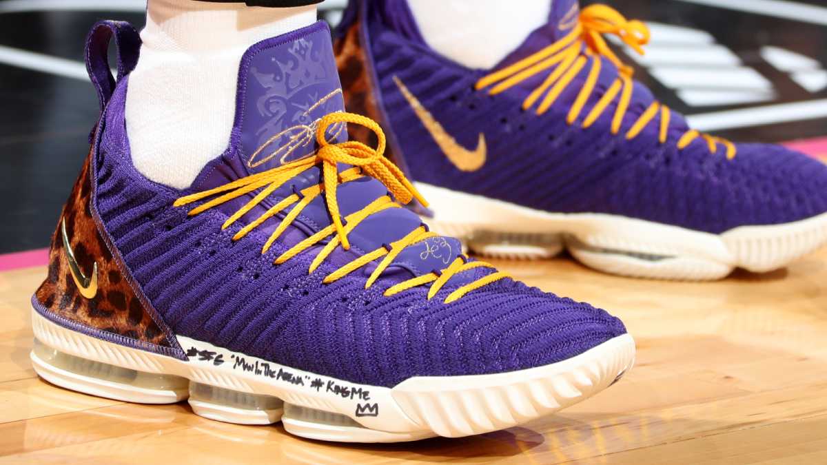 lebron 16 court king purple