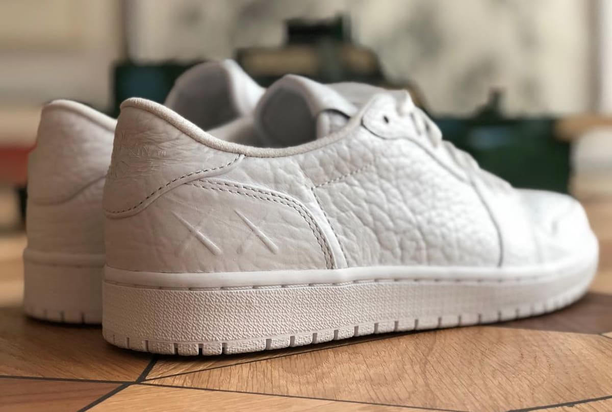 kaws x nike air jordan 1 kaws x nike air jordan 1