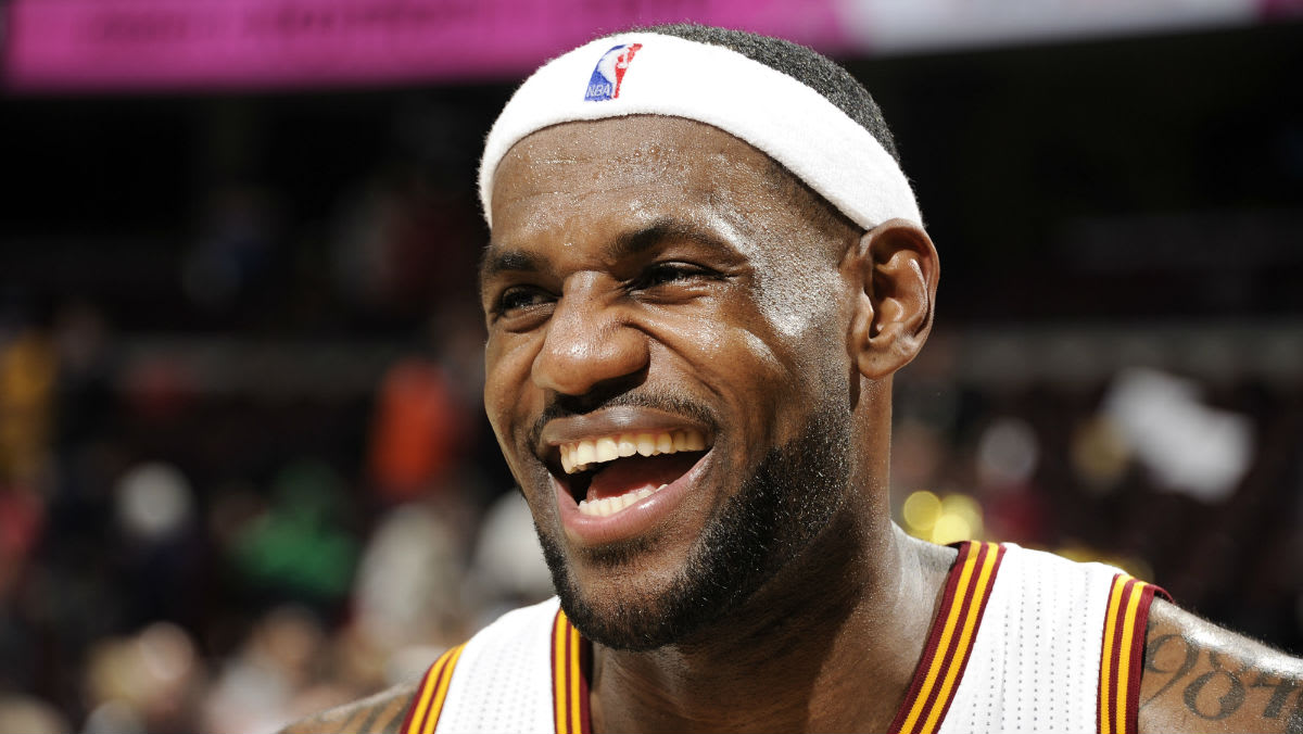 LeBron James Signs with Los Angeles Lakers Sole Collector
