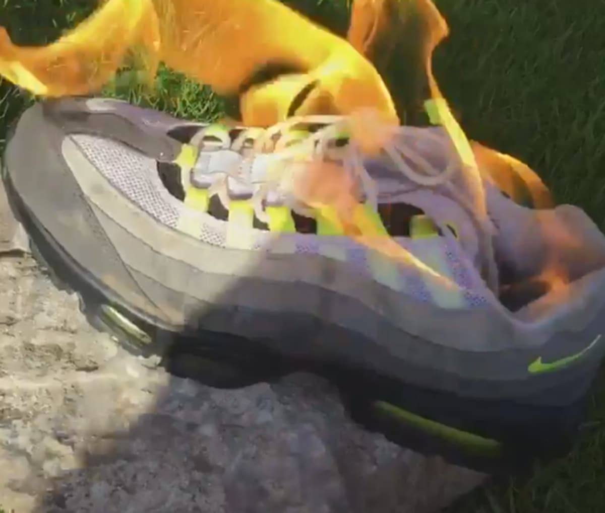 air max 90 kicks on fire