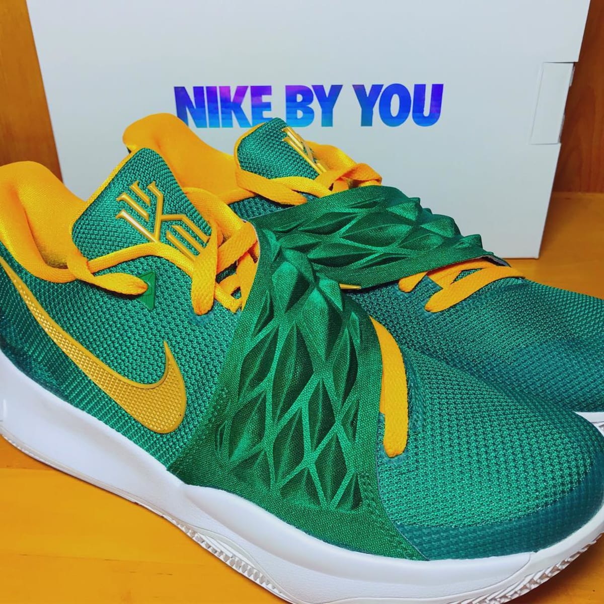 kyrie low strap