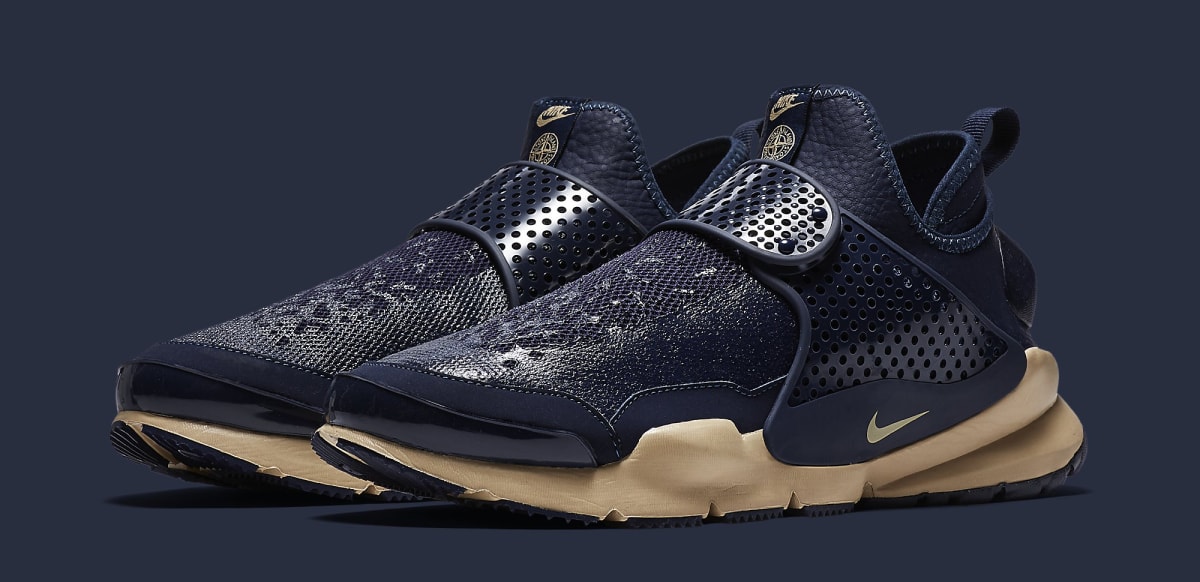  Stone  Island  Nike Sock Dart Mid Sole Collector