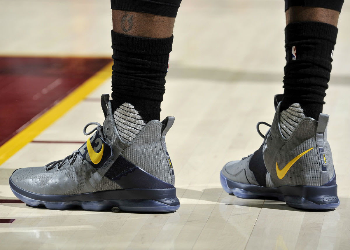 lebron 14 grey