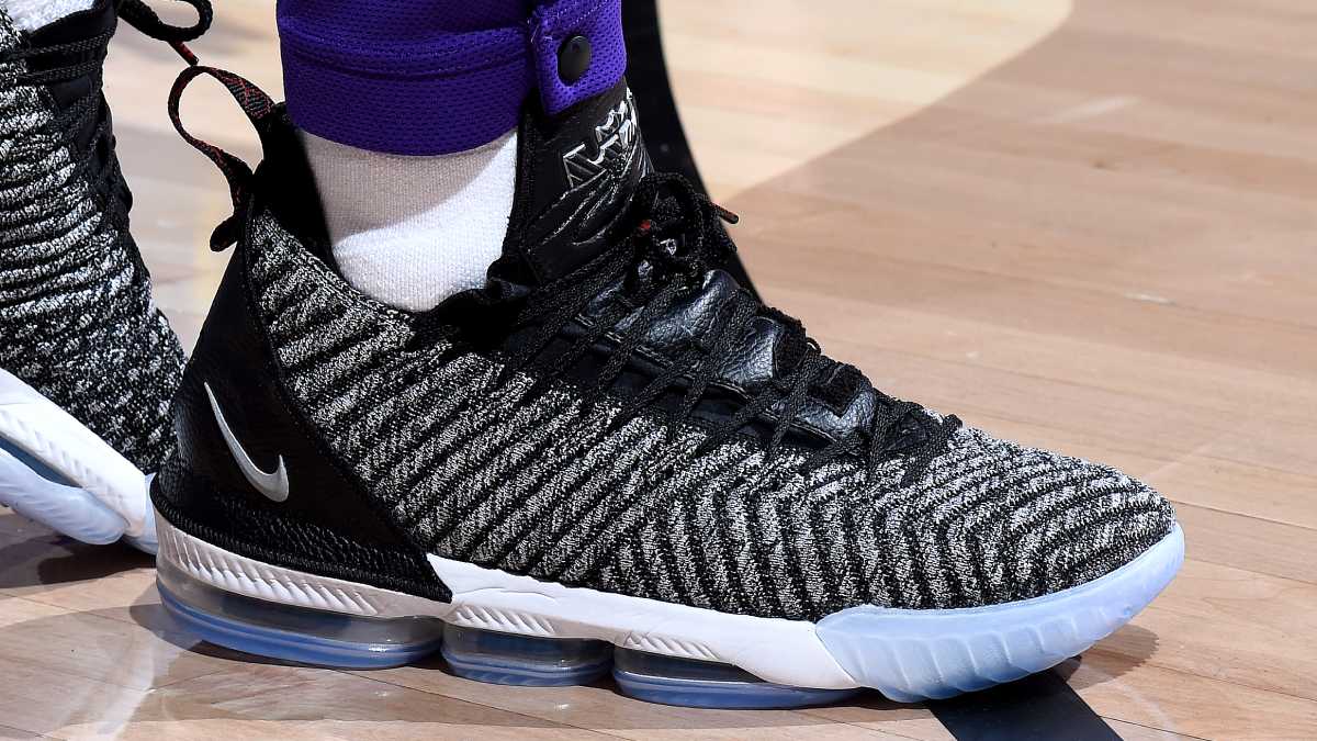 lebron james shoes oreo