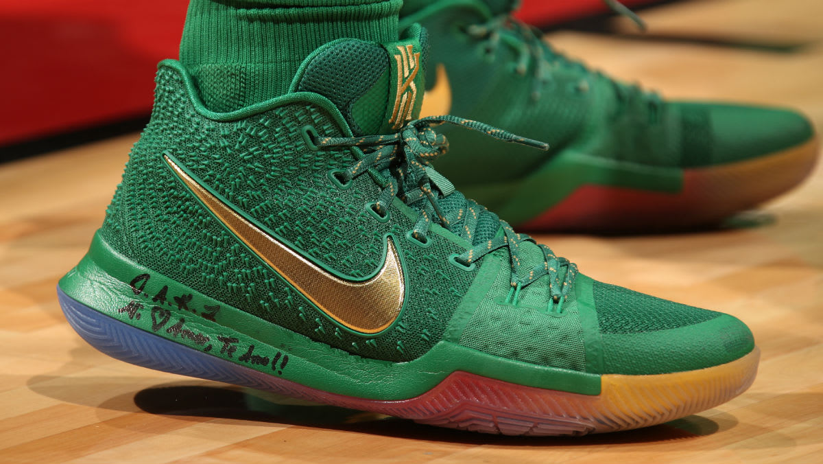 kyrie 3 low on foot