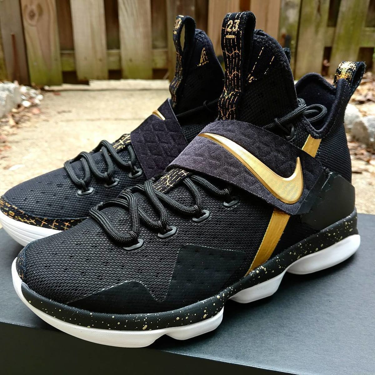 nike football shoes for hard ground