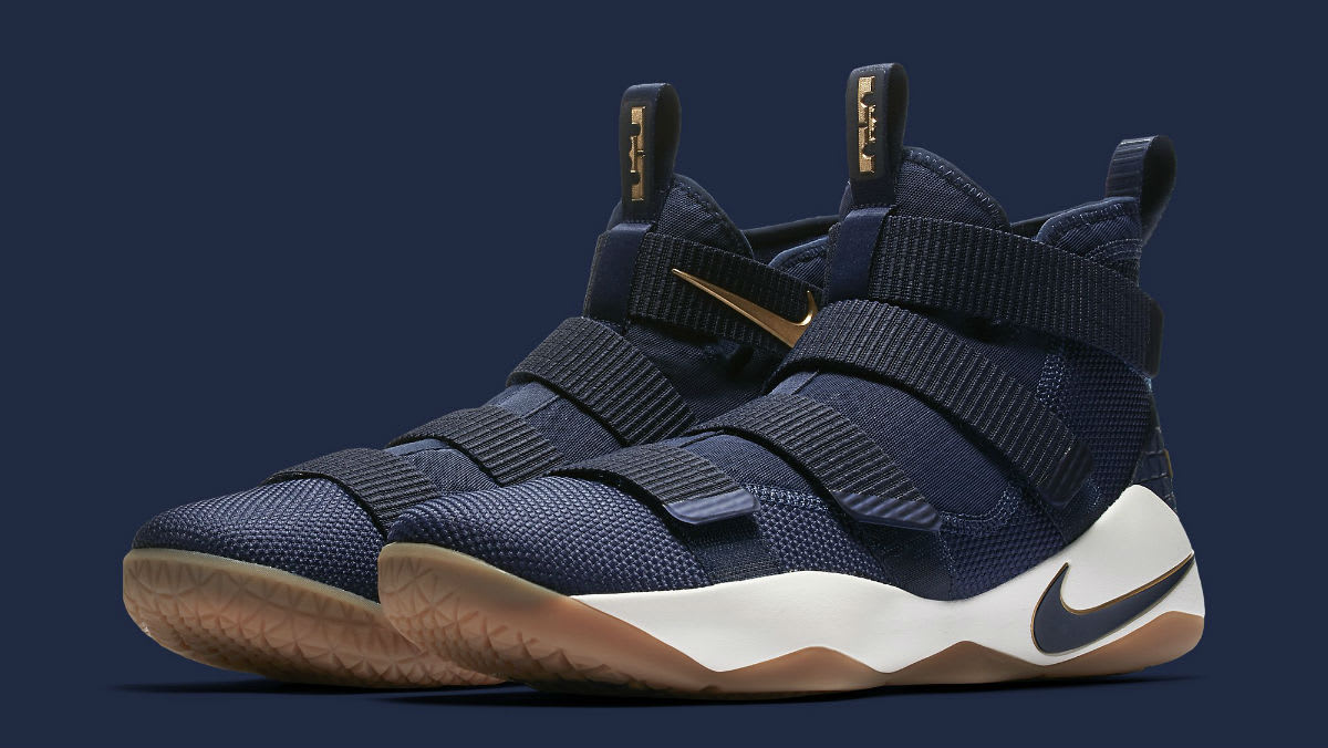 navy blue lebron soldier 11