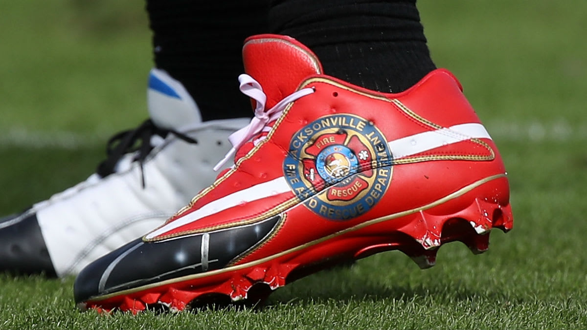 jordan 13 football cleats