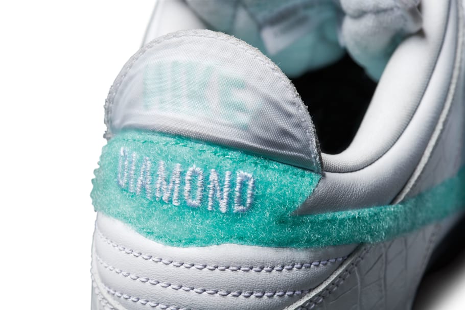 diamond dunks white