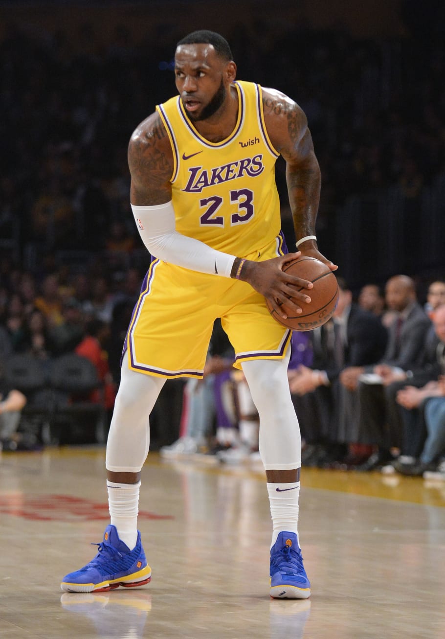 lebron 16 superbron on feet