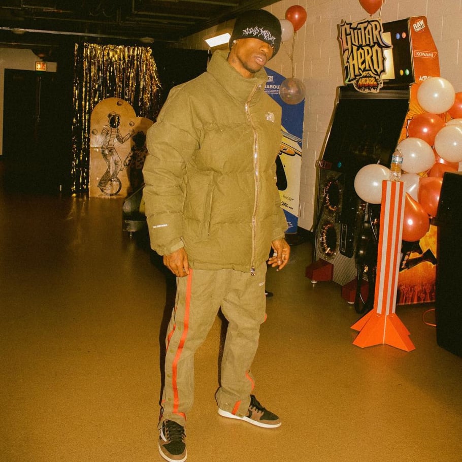 travis scott wearing jordan 1 low