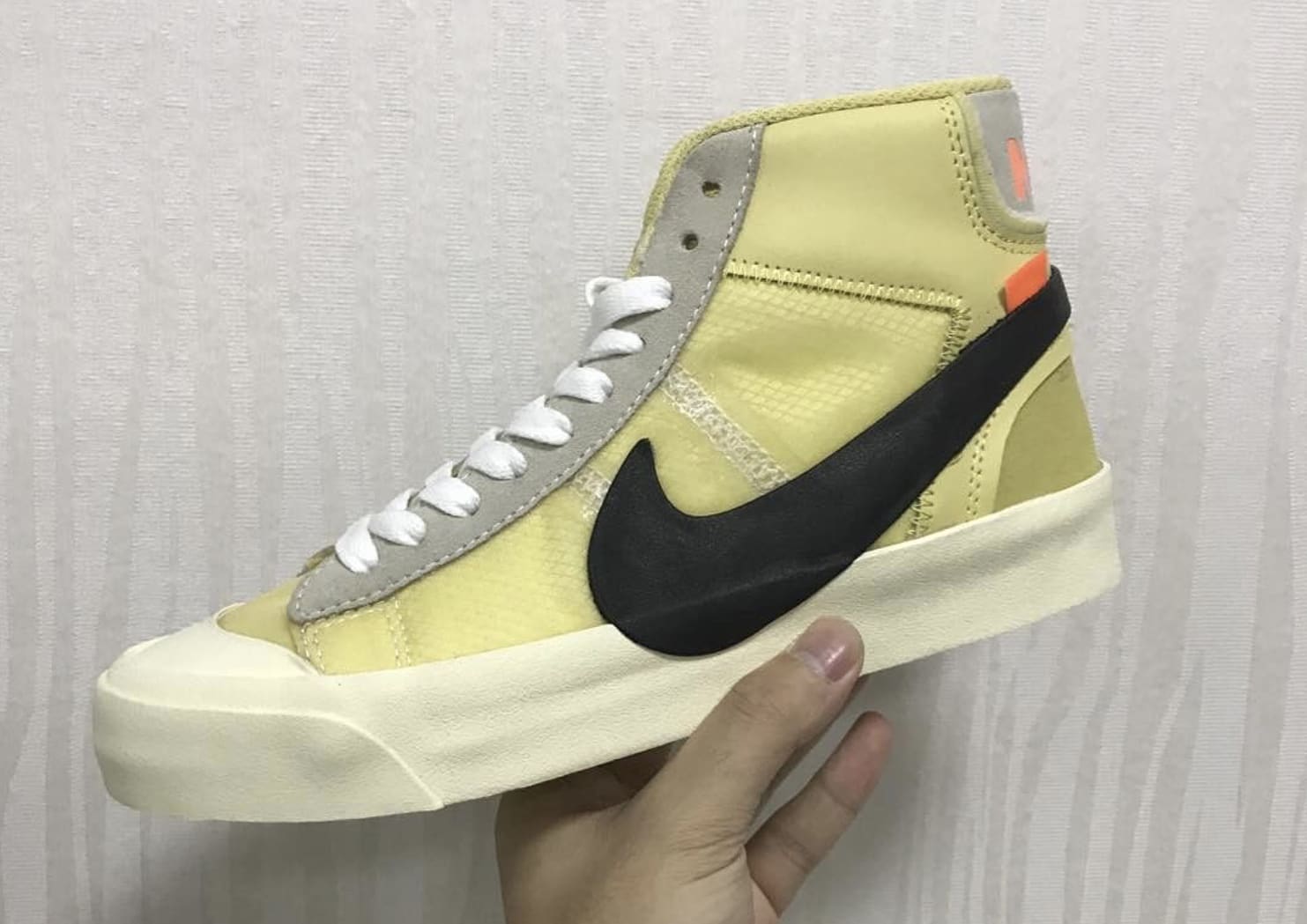nike canvas mid