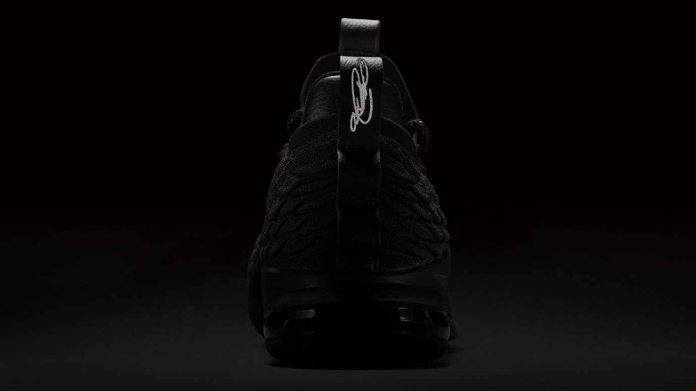 nike lebron 15 low triple black