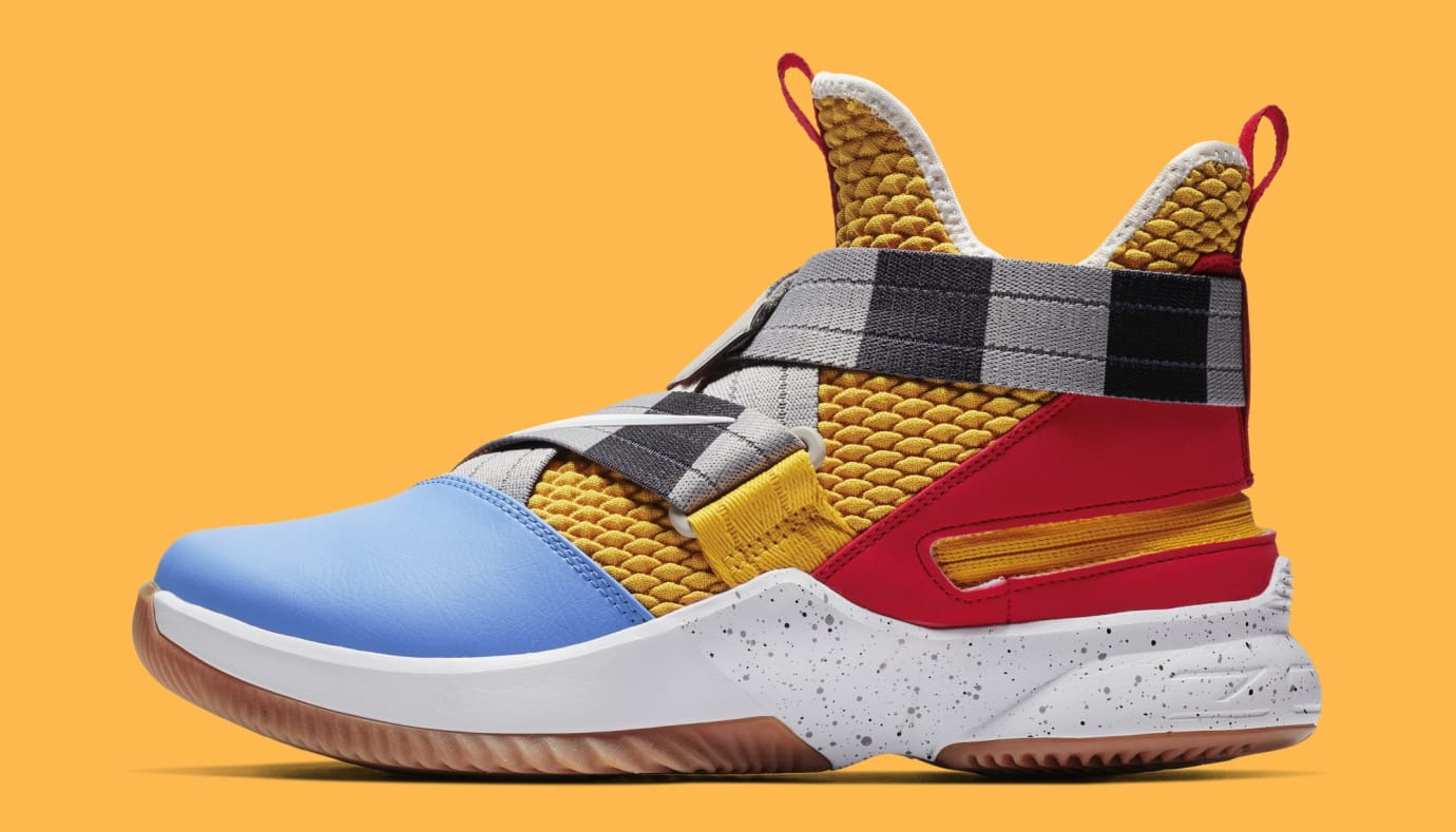 Nike LeBron Soldier 12 FlyEase 'Arthur' AV3812-700 (Lateral)