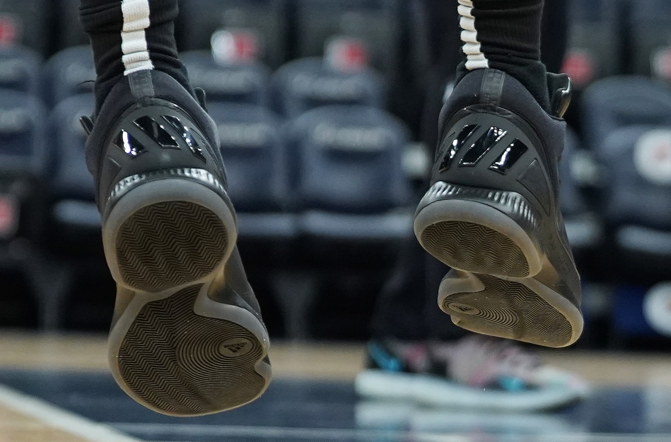 Kicks Derrick Rose Dévoile Les Adidas D Rose 10 8509