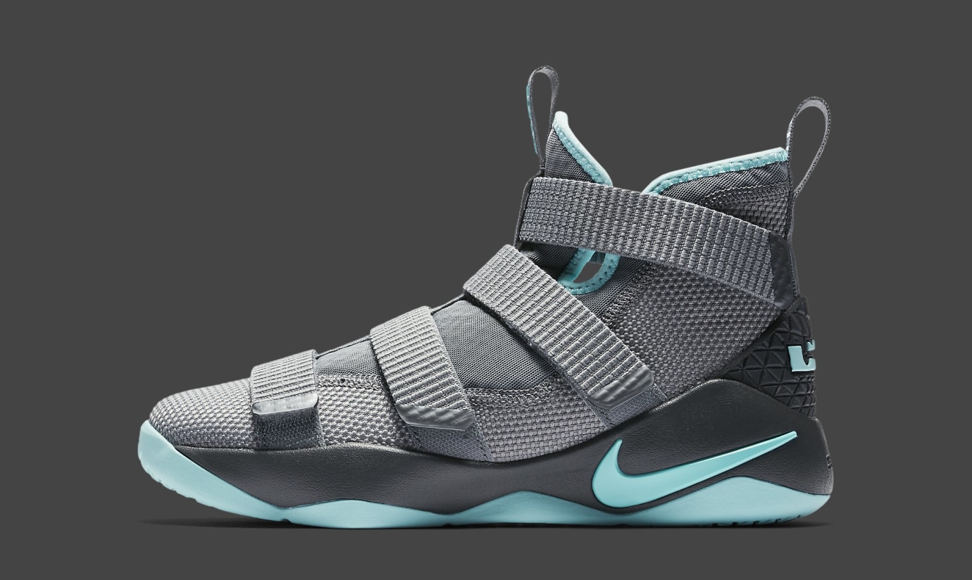 soldier 11 grey