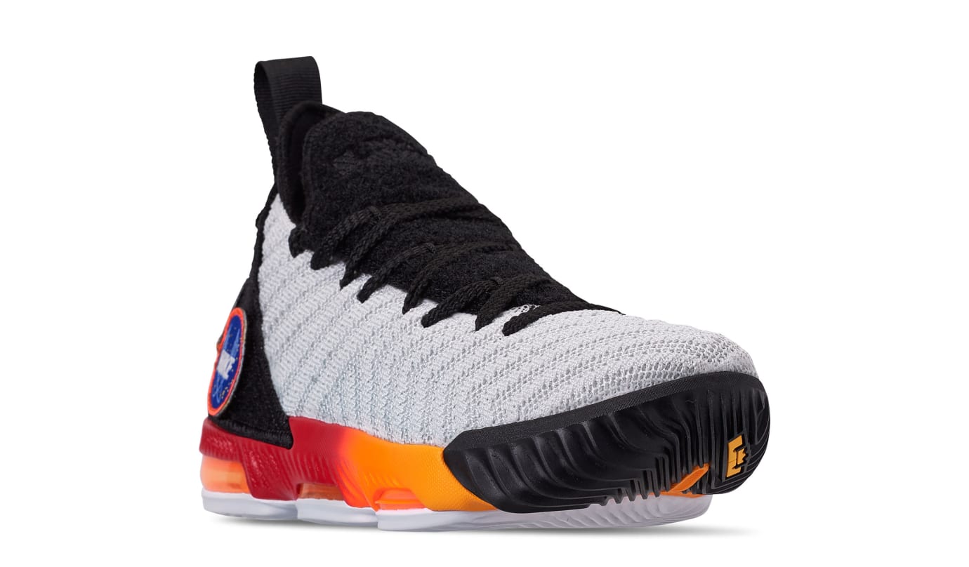 lebron james shoes velcro