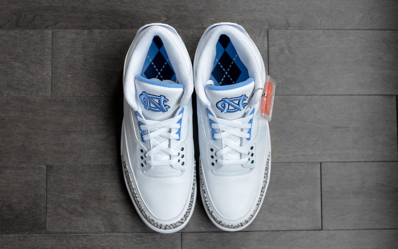 Air Jordan 3 'UNC' (Top)