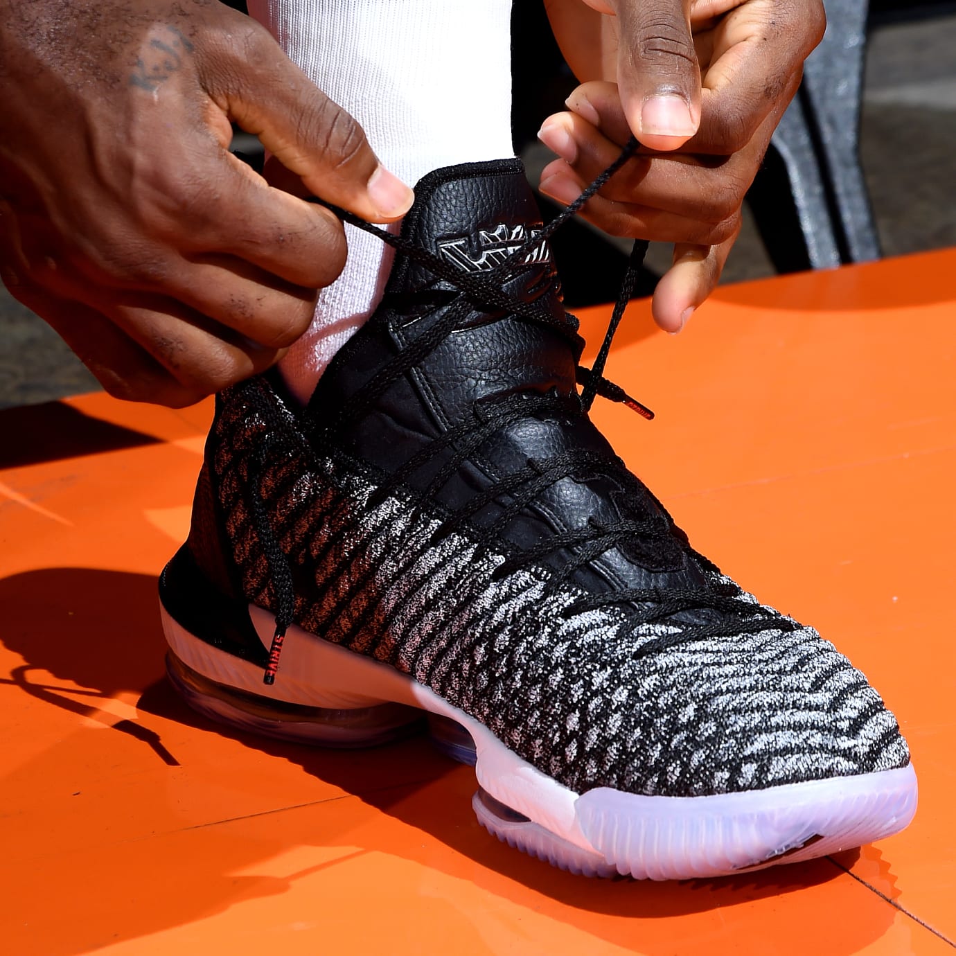 nike lebron oreo