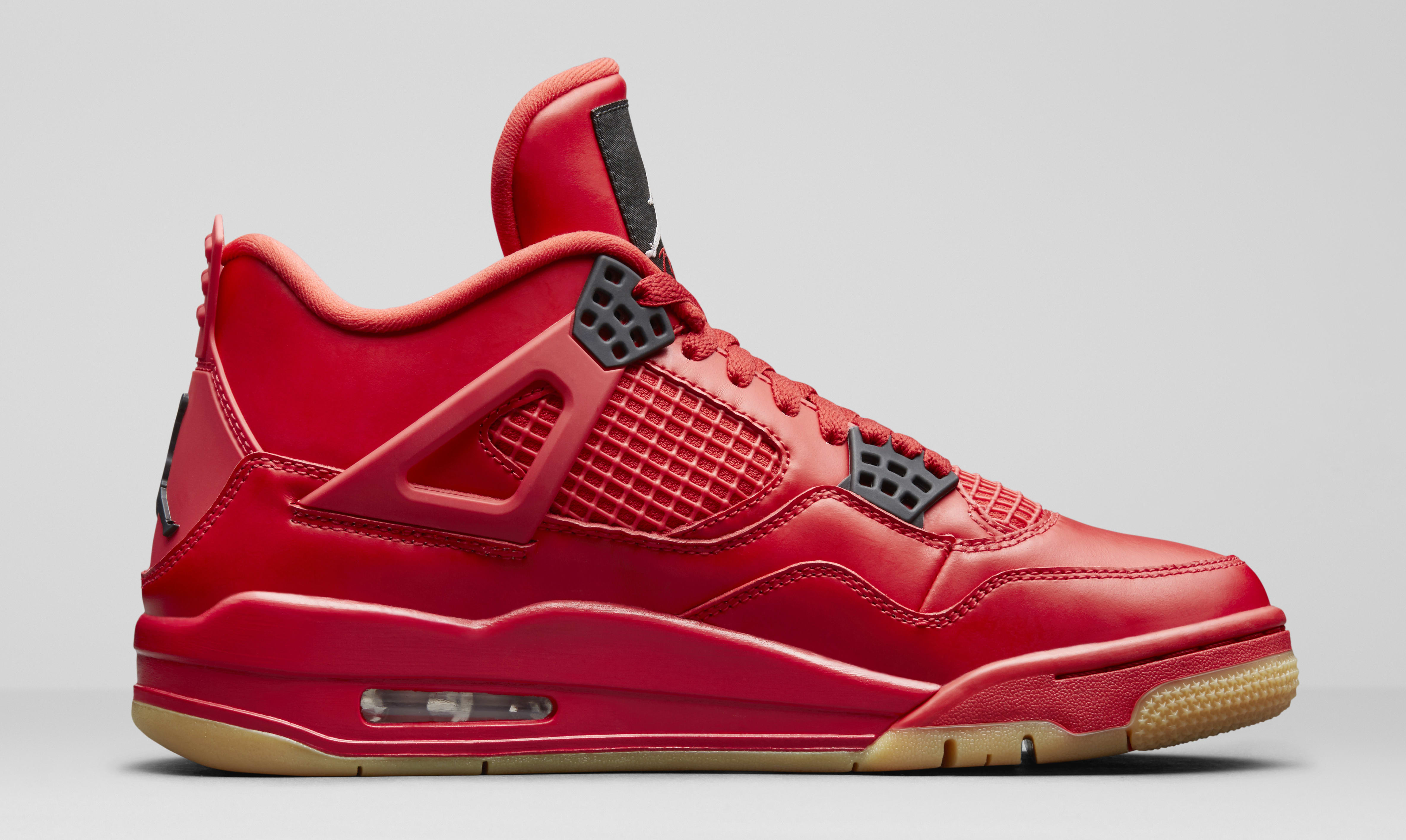 red jordan 4 gum bottom