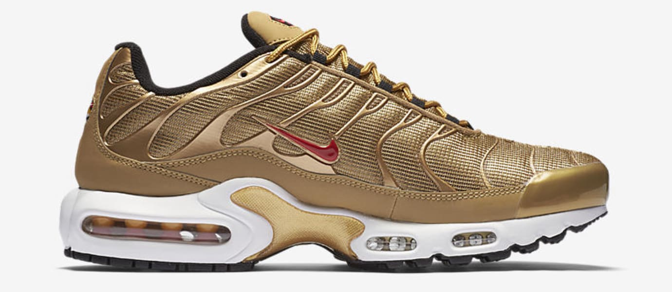 women's nike air max plus metallic gold