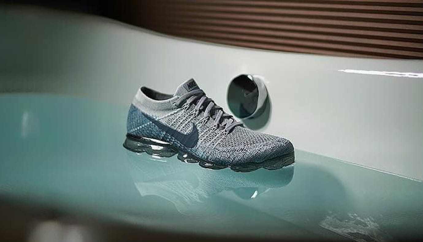 grey and teal vapormax