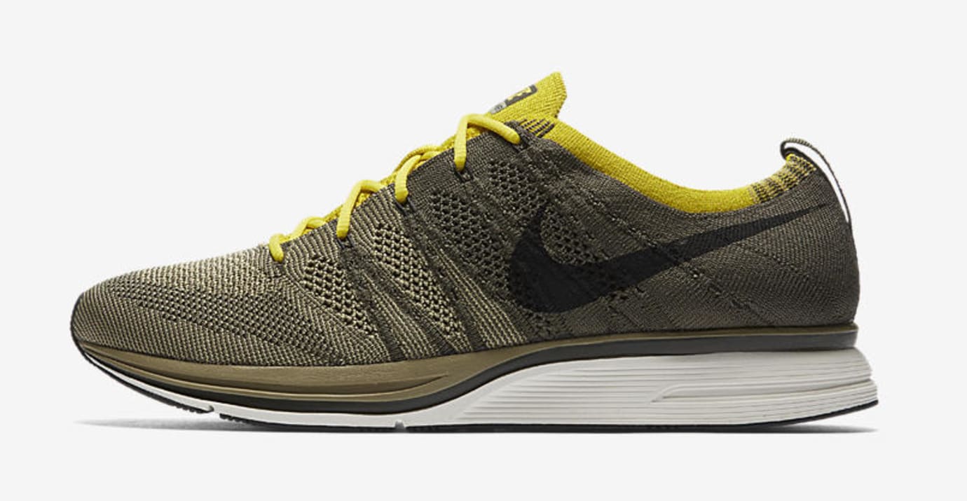 nike flyknit trainer yellow