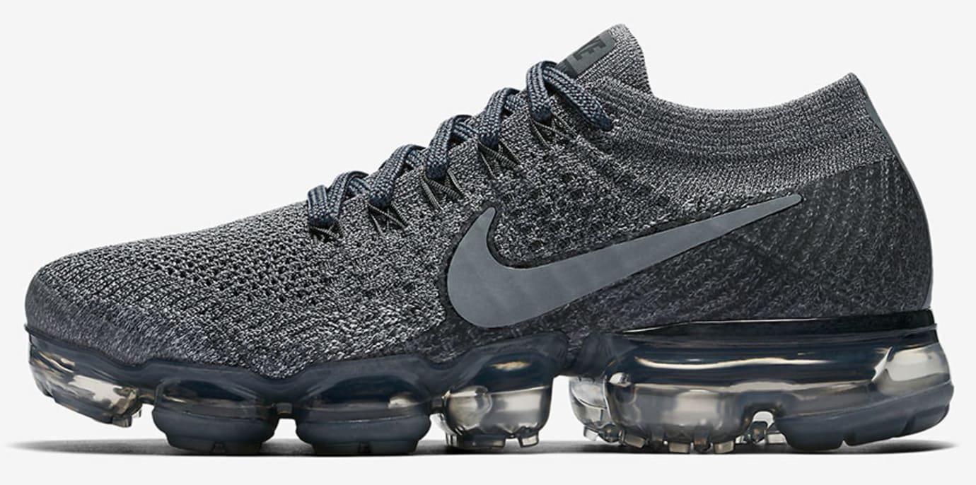 nike vapormax light grey