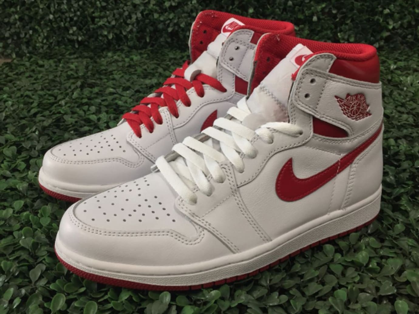 Nike Air Jordan 1 Metallic