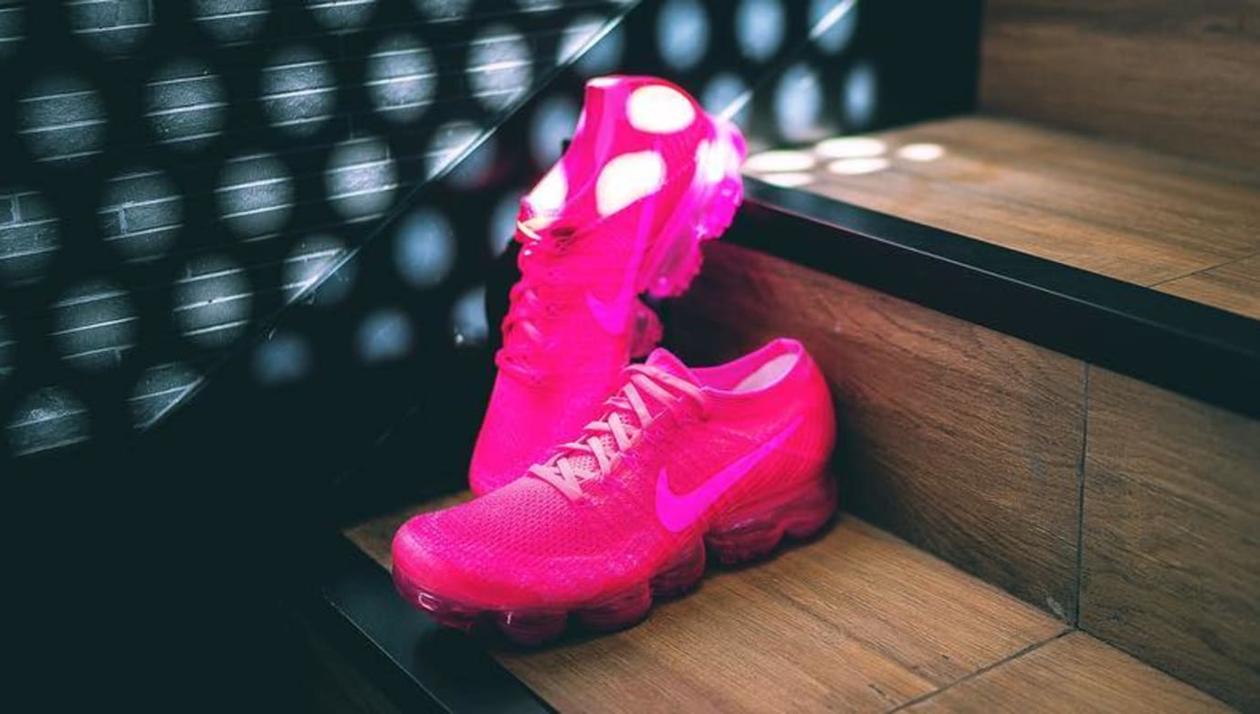 vapormax pink nike