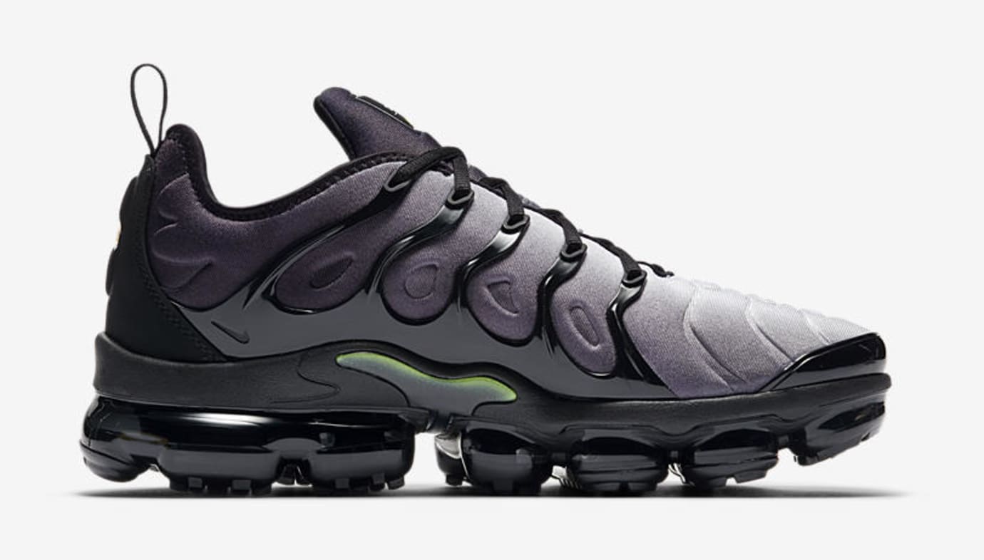 nike air vapormax plus black and grey