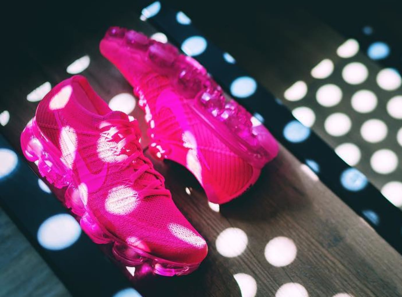 vapor max nike pink