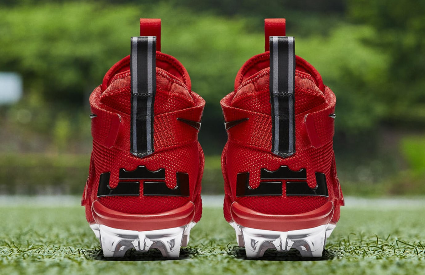 nike lebron football cleats