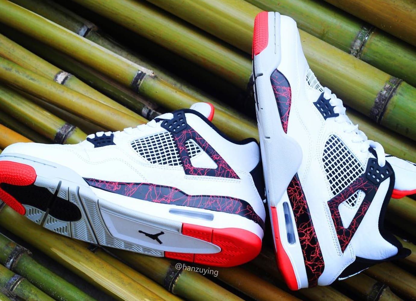 Air Jordan 4 Retro 'White/Black-Light Crimson-Pale Citron' 308497-116 (Lateral and Medial)