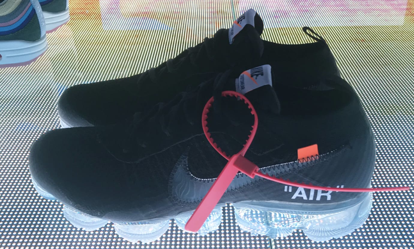 off white vapormax black 2.0