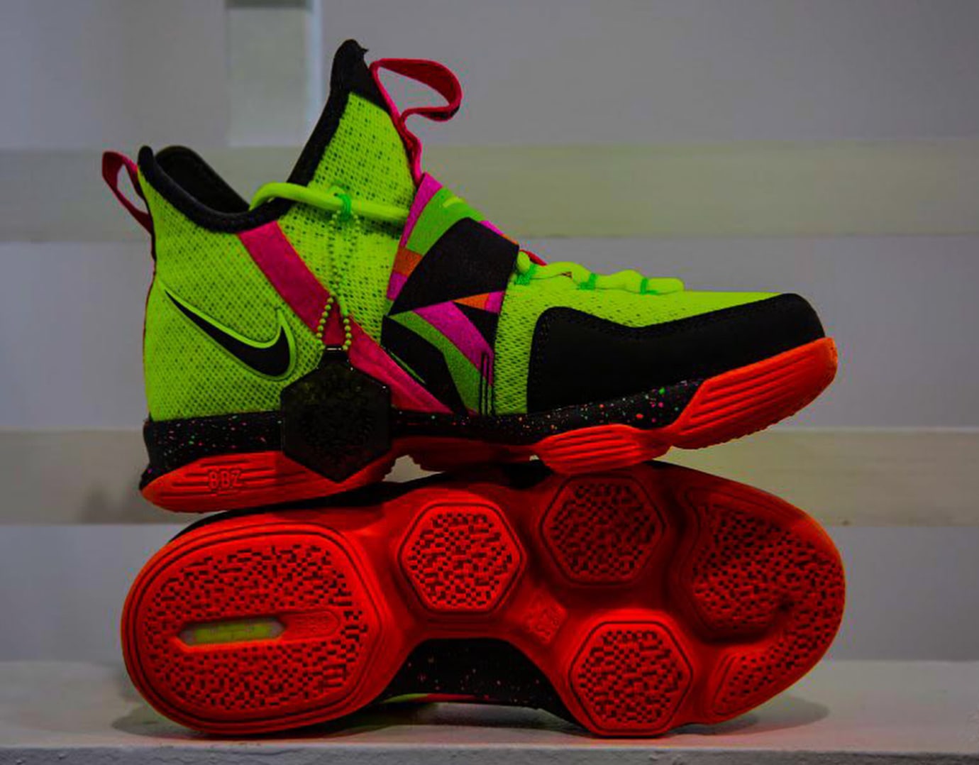boys lebron 14
