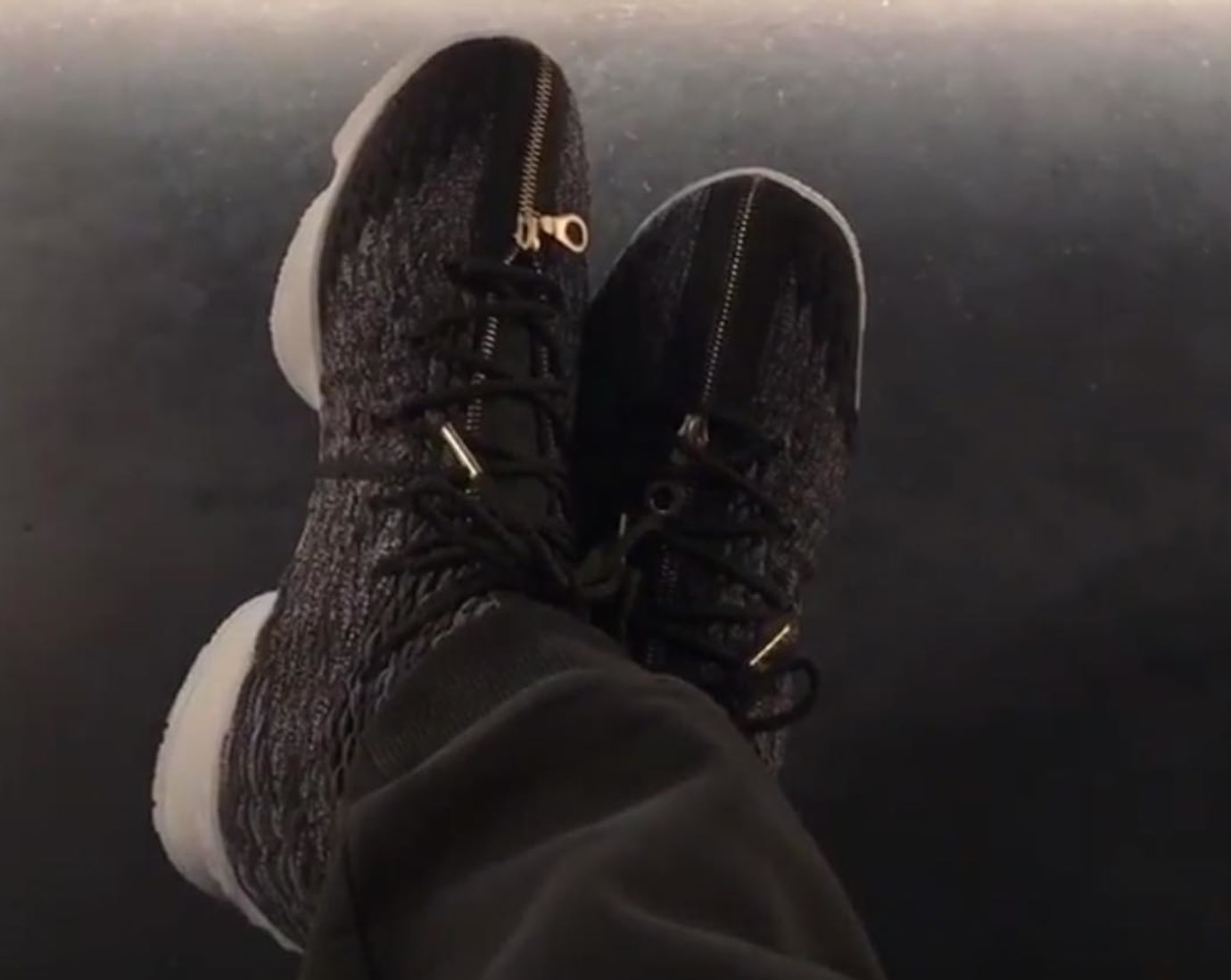 Lebron zipper shoes Clearance