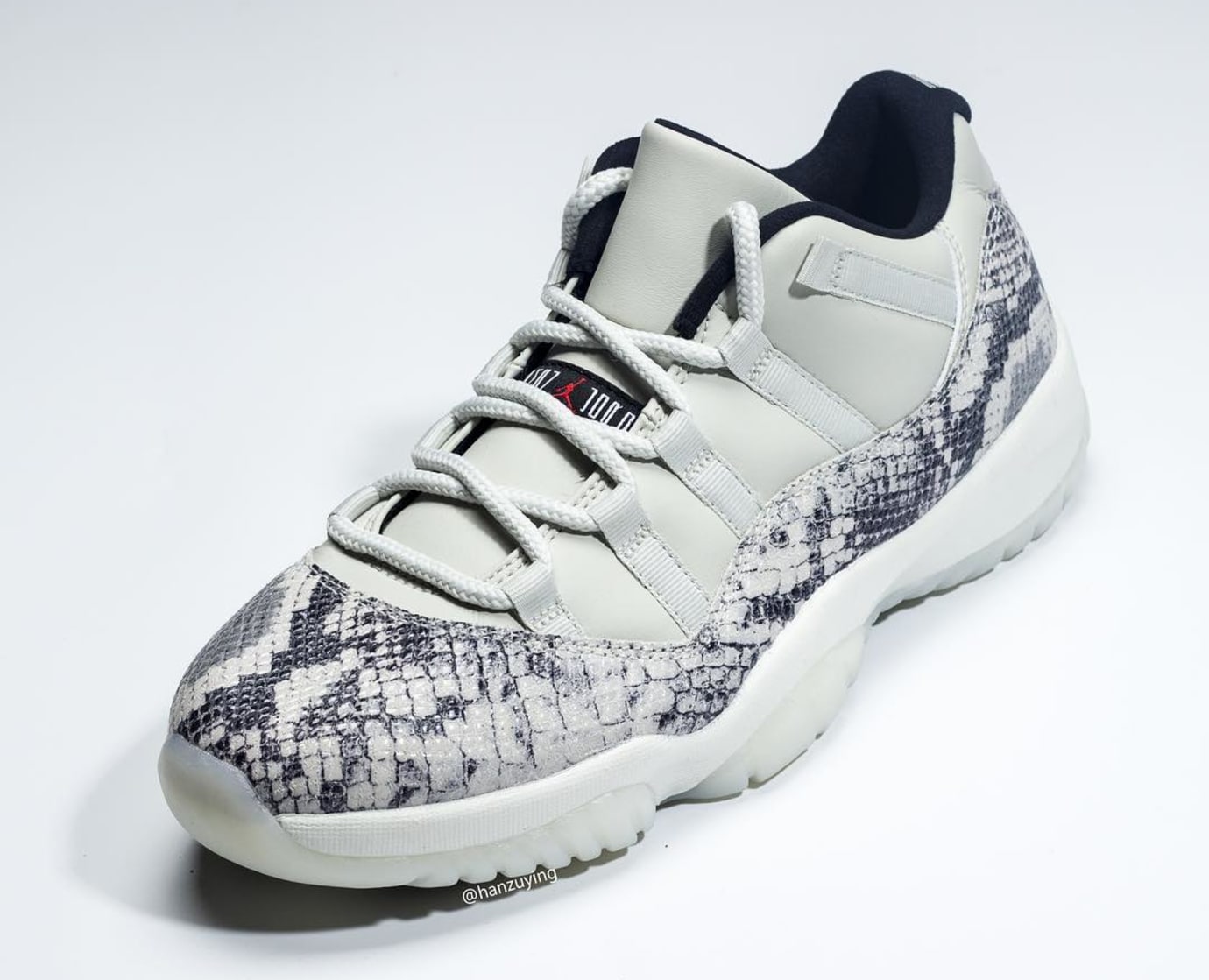 Low top snakeskin 11s outlet
