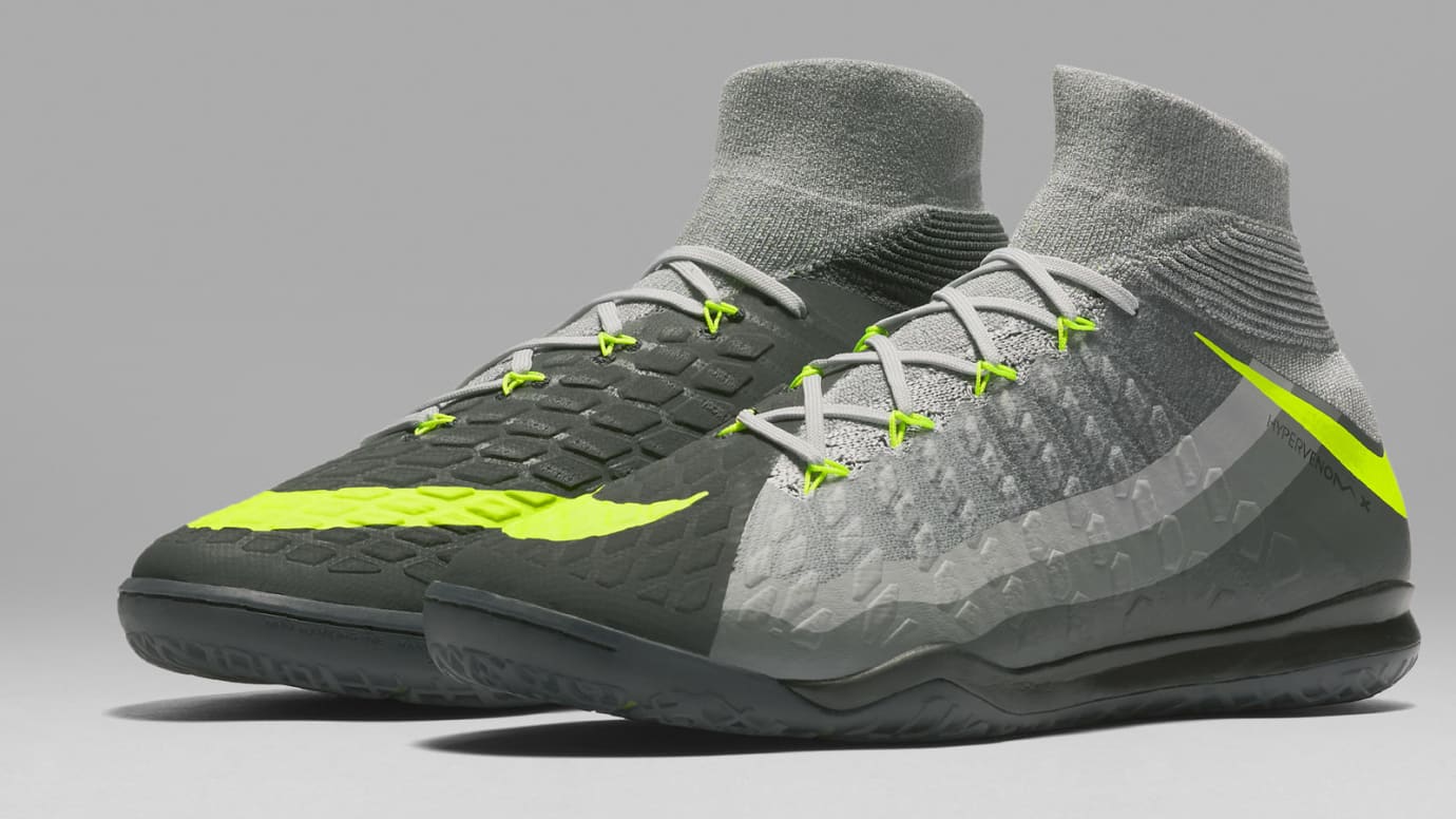 nike air max soccer cleats