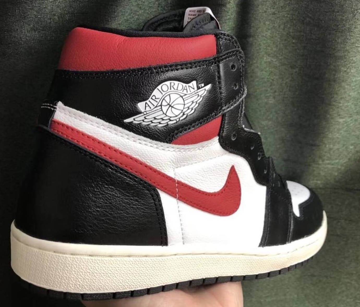 jordan retro 1 high og black red white