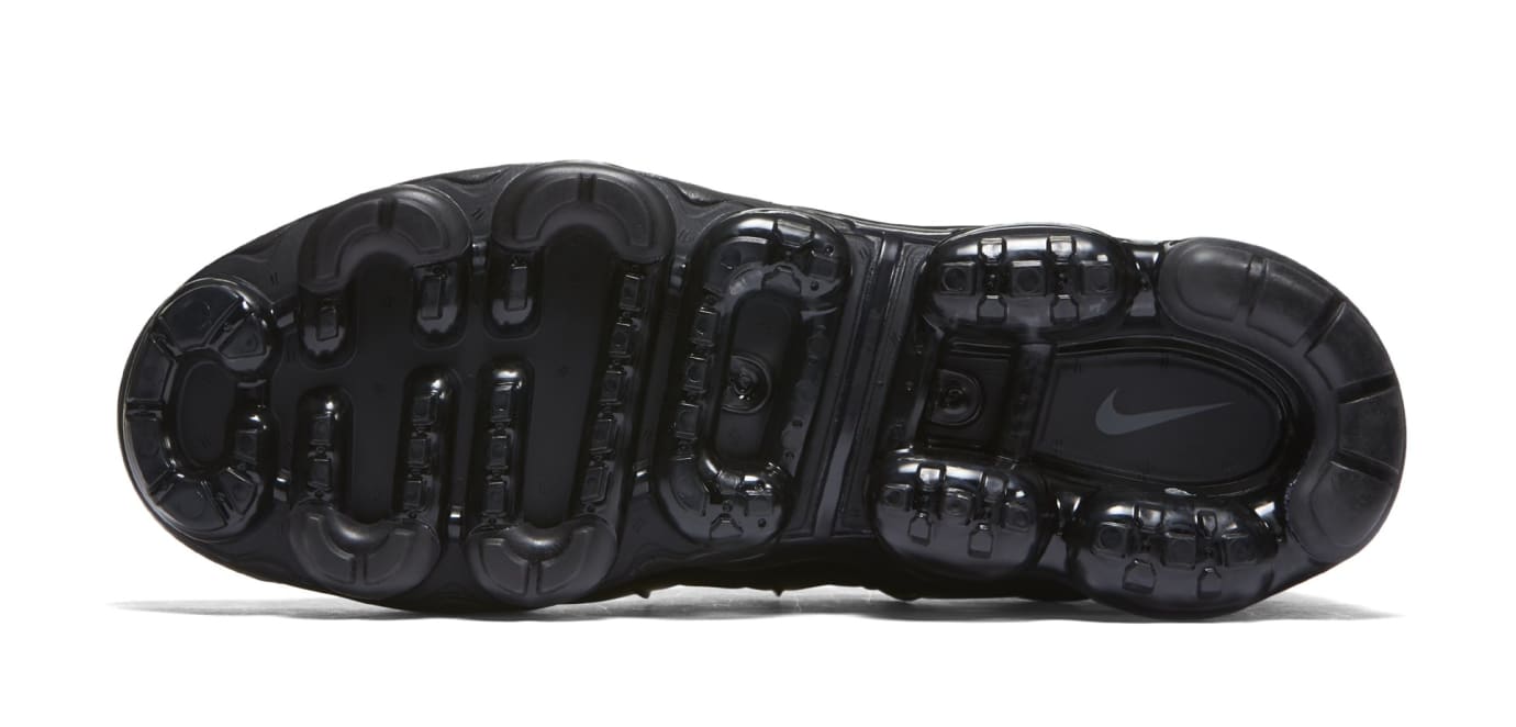 nike vm plus triple black