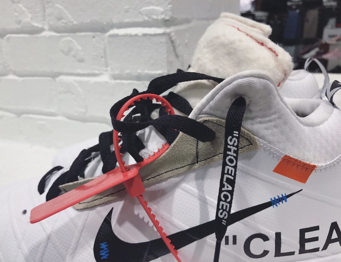 nike spikes off white