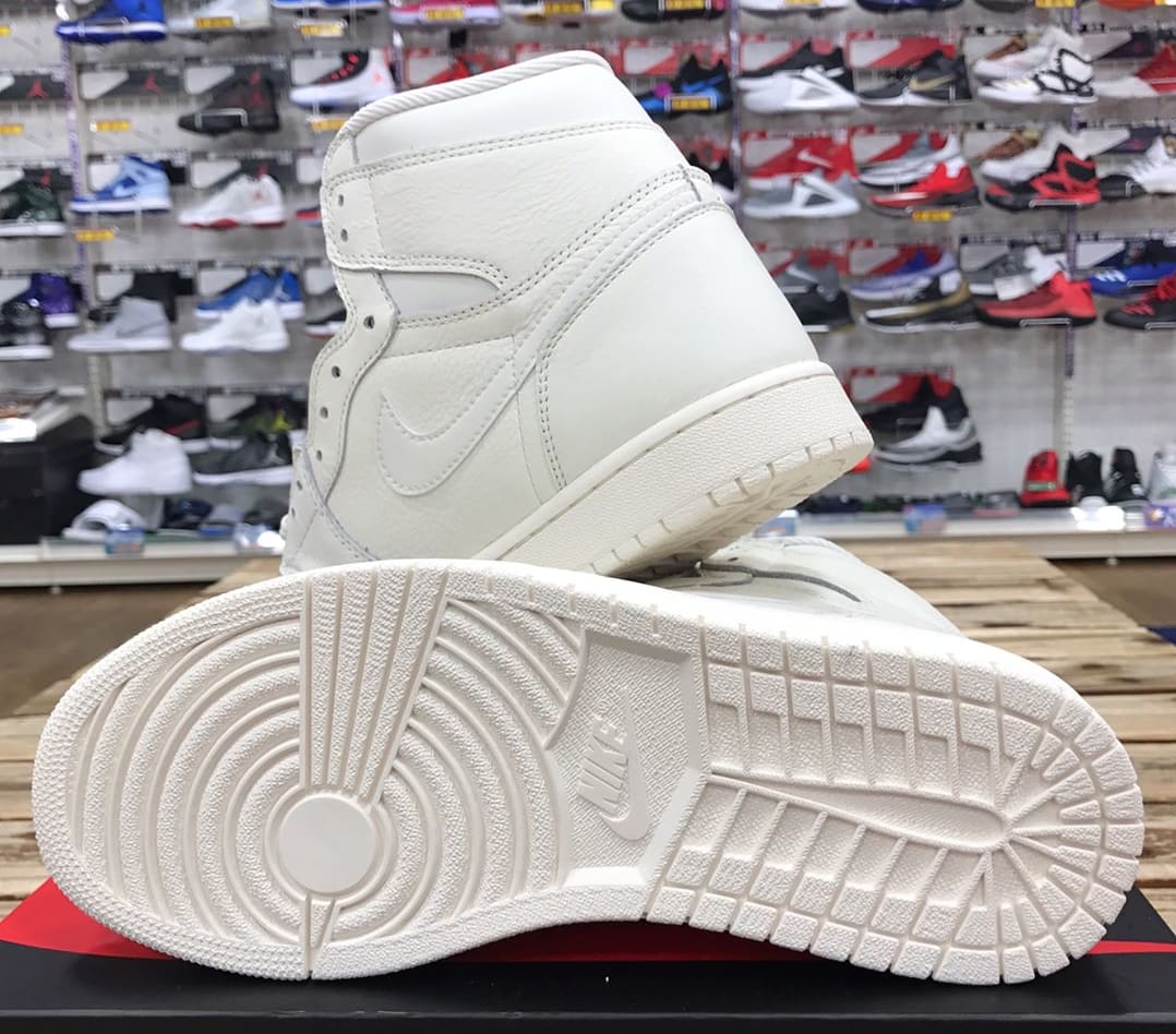 Air Jordan 1 High OG White 2017 Release Date Sole